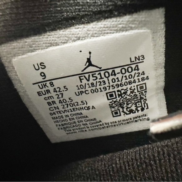 Jordan 11 Retro Low Space Jam Sneakers - Picture 11 of 14